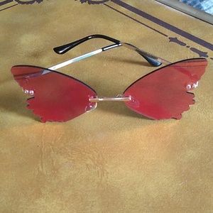 Butterfly wing red sunglasses
